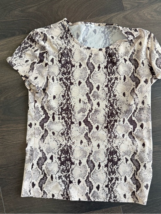 Reformation Tops - REFORMATION Snakeskin Mesh Top M